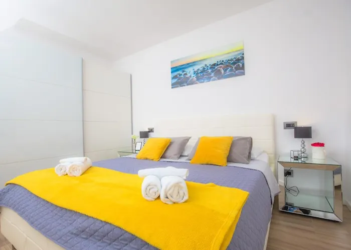 Gallery アパート